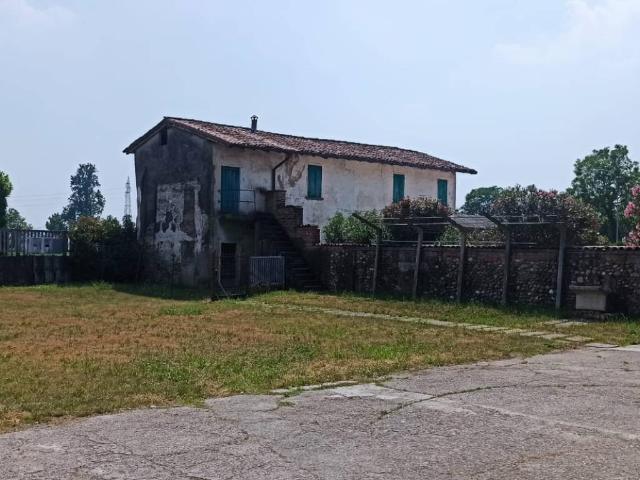 Rustico in vendita a Cazzago San Martino, Lombardia