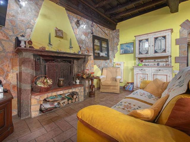 Rustico in vendita a Ceccano, Lazio