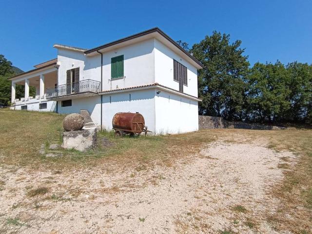 Rustico in vendita a Ceccano, Lazio
