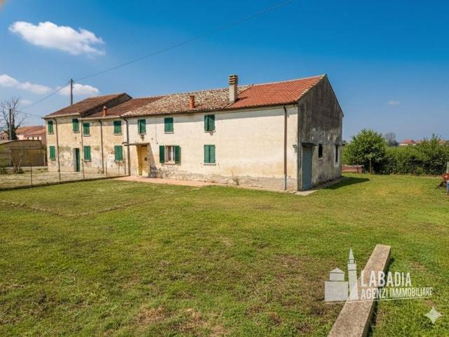 Rustico in vendita a Trecenta, Veneto