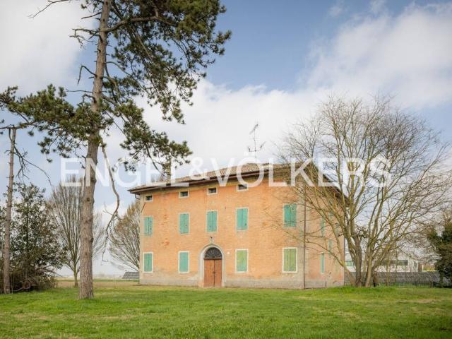 Rustico in vendita a Unione Alto Ferrarese, Cento