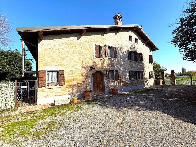 Rustico in vendita a Unione Alto Ferrarese, Cento