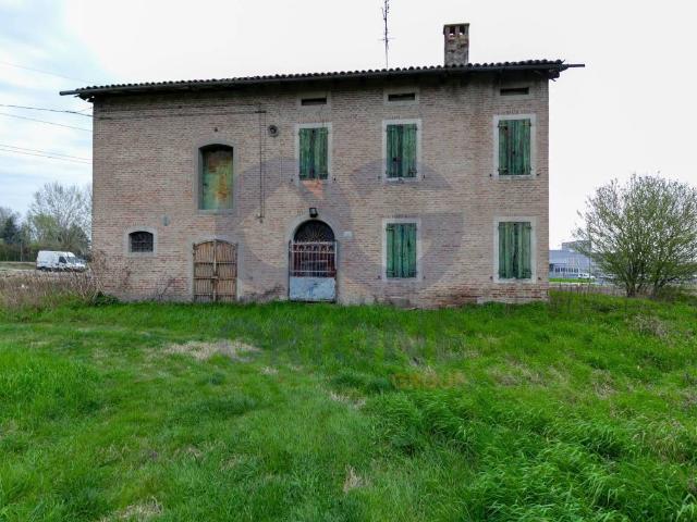Rustico in vendita a Unione Alto Ferrarese, Cento