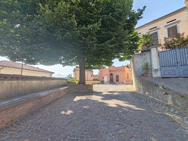 Rustico in vendita a Ceppaloni, Campania