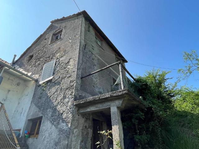 Rustico in vendita a Ceranesi, Liguria