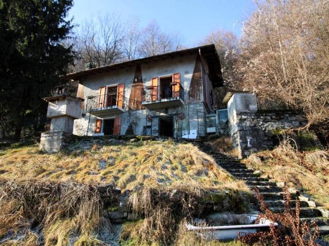 Rustico in vendita a Cerano D'intelvi, Lombardia