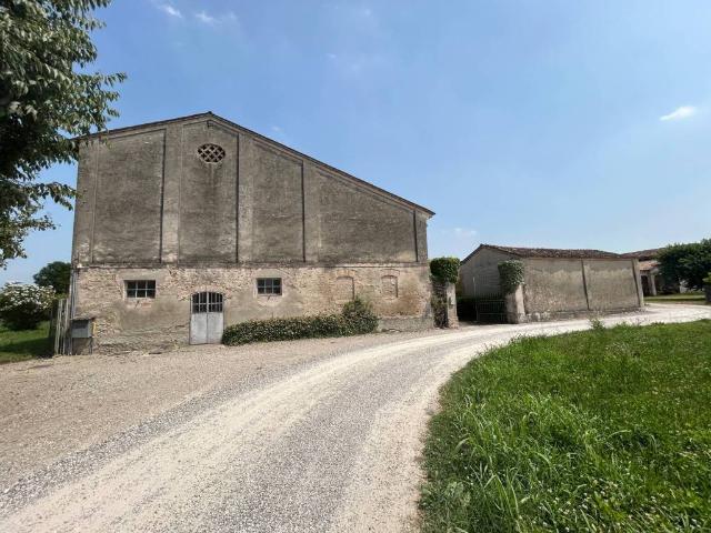 Rustico in vendita a Ceresara, Lombardia