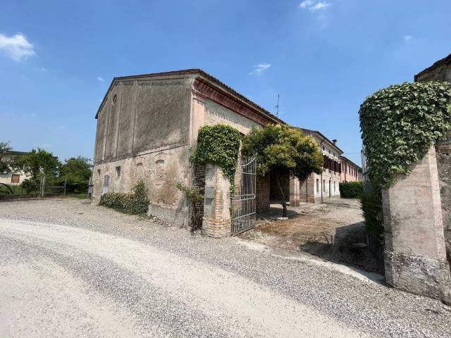 Rustico in vendita a Ceresara, Lombardia