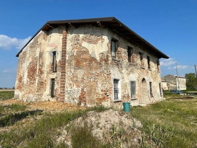 Rustico in vendita a Ceresara, Lombardia