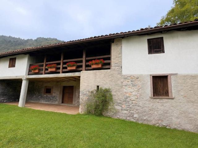 Rustico in vendita a Cerete, Lombardia