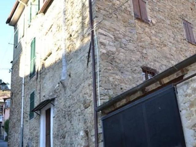 Rustico in vendita a Baiardo, Liguria