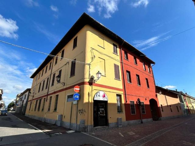 Rustico in vendita a Ceriano Laghetto, Monza-brianza