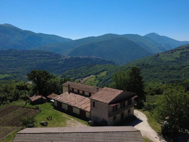 Rustico in vendita a Cerreto Di Spoleto, Umbria