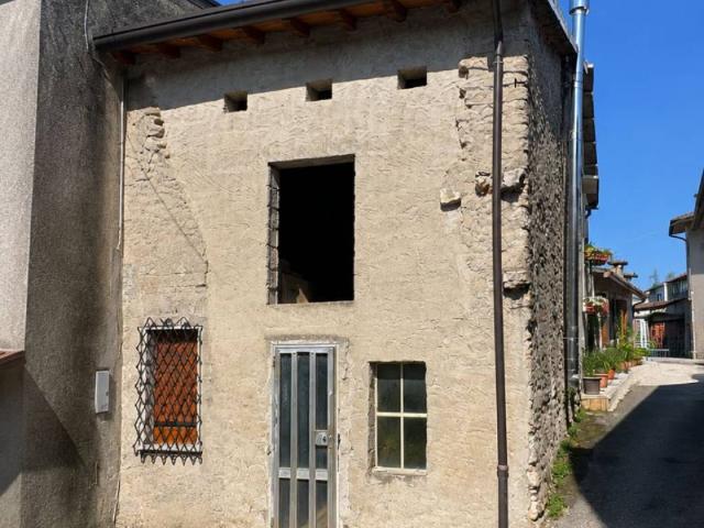 Rustico in vendita a Cerro Veronese, Veneto