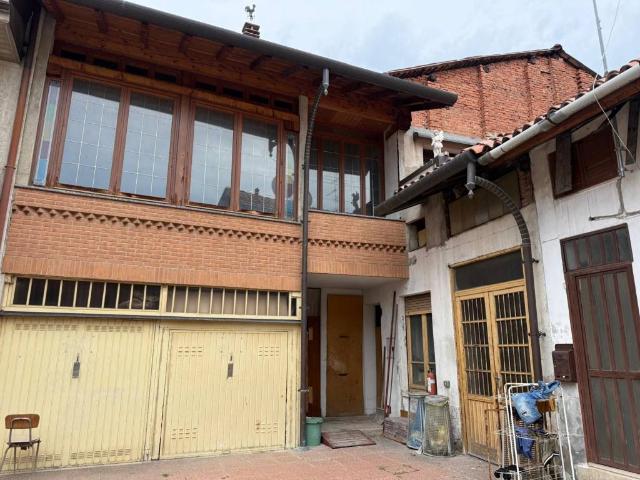 Rustico in vendita a Cesano Maderno, Lombardia