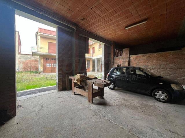 Rustico in vendita a Cesano Maderno, Lombardia
