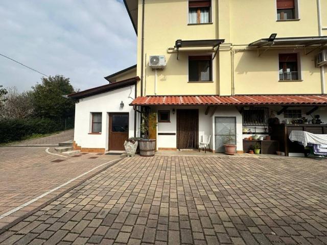 Villa Indipendente in vendita a Roncofreddo, Reggio Emilia
