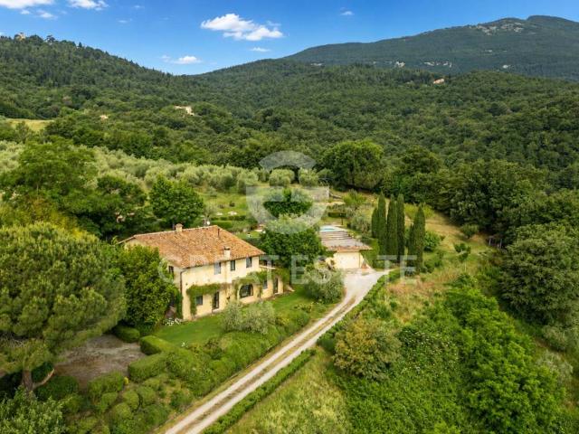 Rustico in vendita a Cetona, Toscana