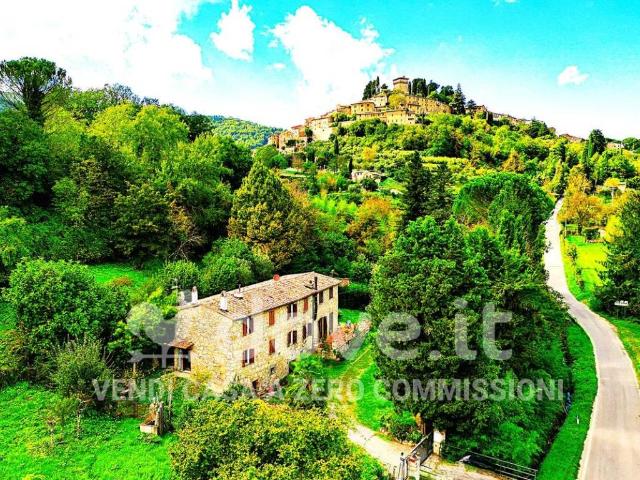 Rustico in vendita a Cetona, Toscana