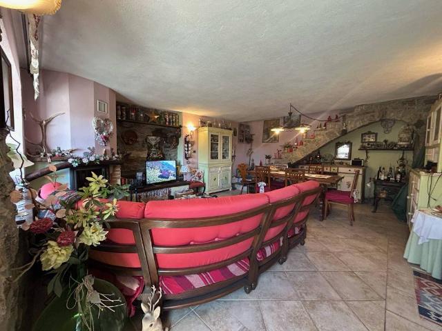 Rustico in vendita a Unione Montana di Comuni delle Valli di Lanzo, Ceronda e Casternone, Piemonte