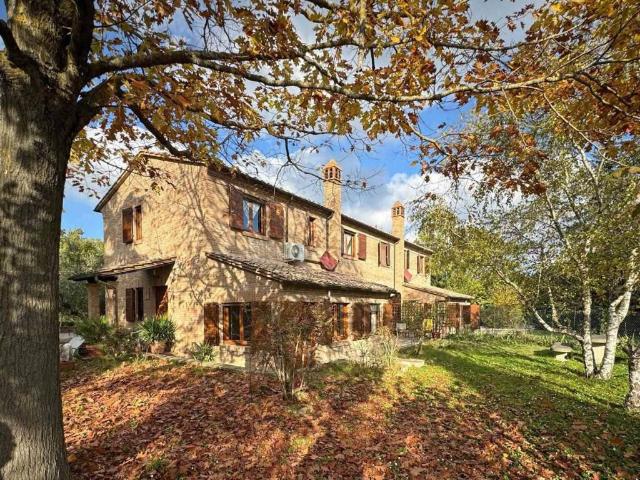 Rustico in vendita a Chianciano Terme, Toscana
