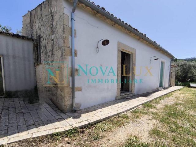Rustico in vendita a Chiaramonte Gulfi, Sicilia
