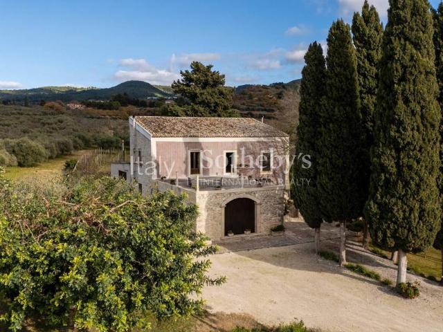 Rustico in vendita a Chiaramonte Gulfi, Sicilia