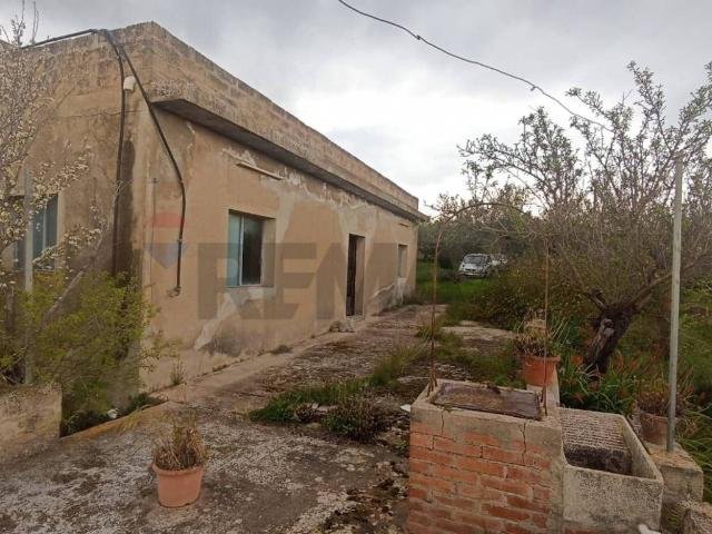 Rustico in vendita a Chiaramonte Gulfi, Sicilia