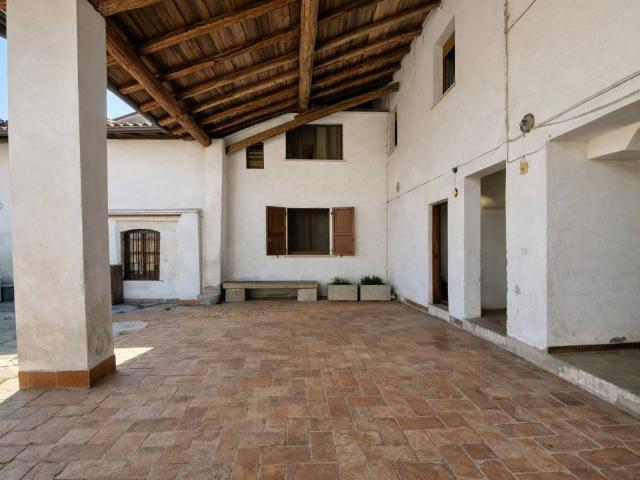 Rustico in vendita a Chiari, Lombardia