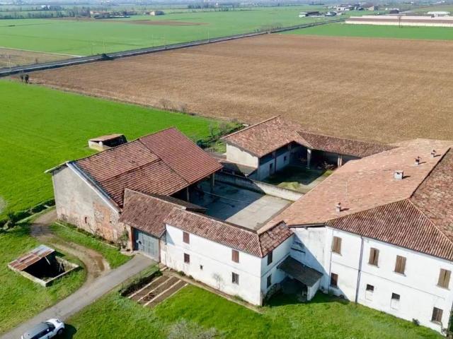 Rustico in vendita a Chiari, Lombardia
