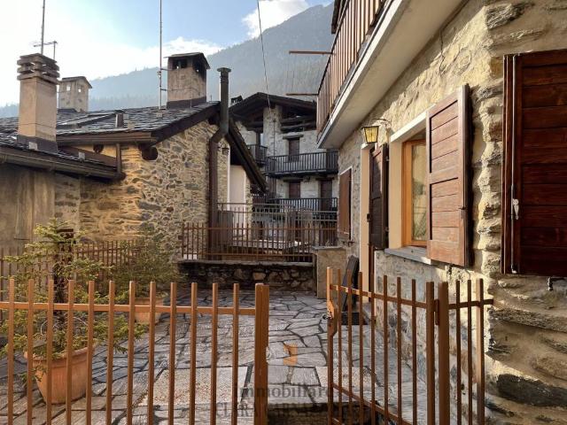 Rustico in vendita a Chiesa In Valmalenco, Lombardia
