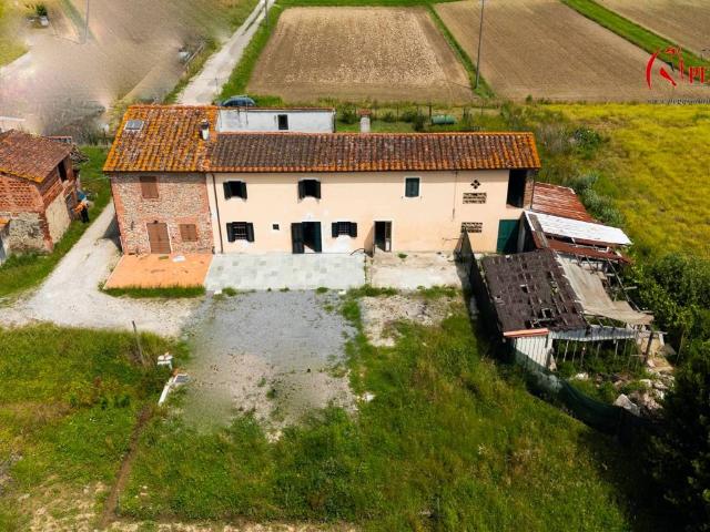 Rustico in vendita a Chiesina Uzzanese, Toscana