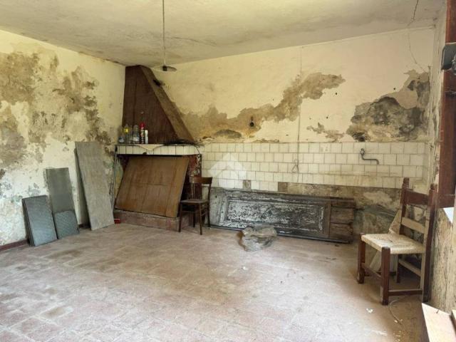 Rustico in vendita a Chiesina Uzzanese, Toscana