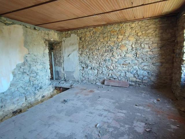 Rustico in vendita a Chiusanico, Liguria