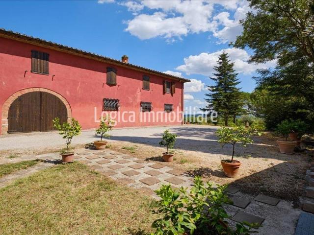 Rustico in vendita a Chiusi Città, Toscana