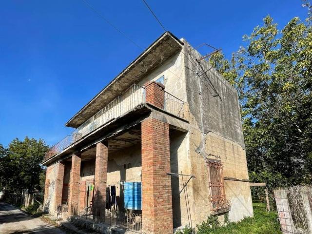 Rustico in vendita a Cicciano, Campania