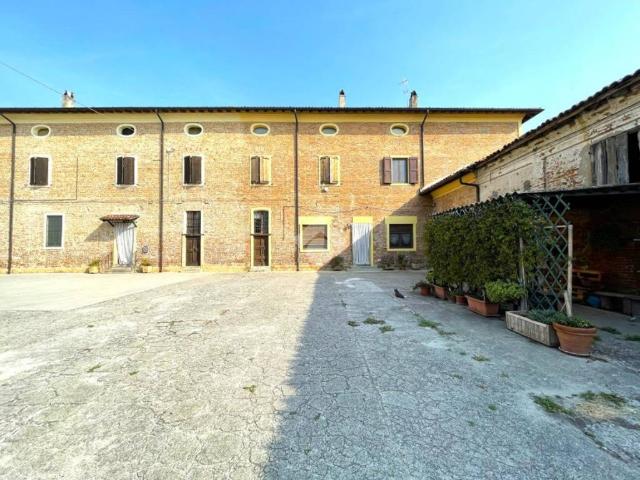 Rustico in vendita a Cingia De' Botti, Lombardia