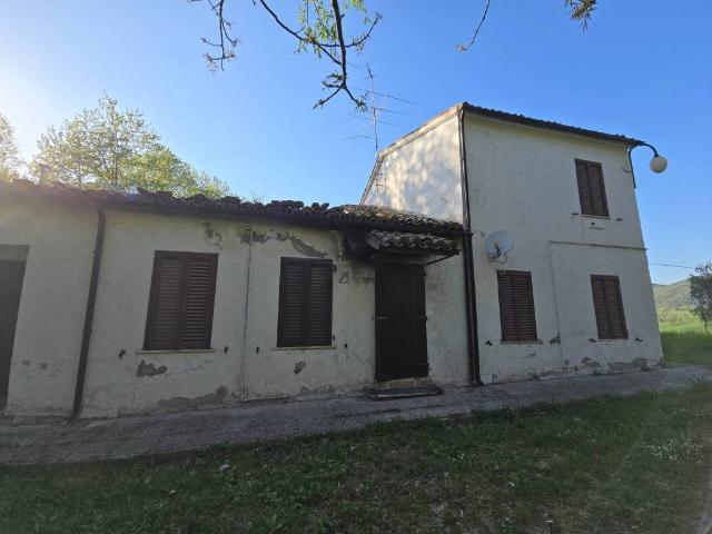 Rustico in vendita a Marche, Macerata