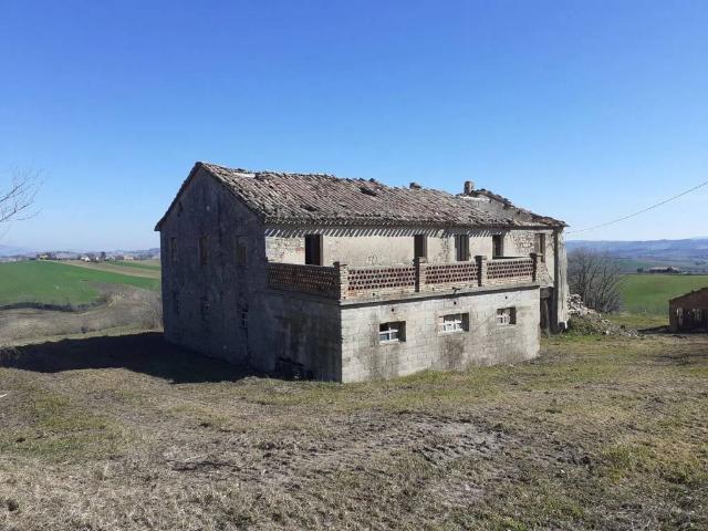 Rustico in vendita a Strada, Marche