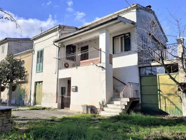 Rustico in vendita a Marche, Macerata