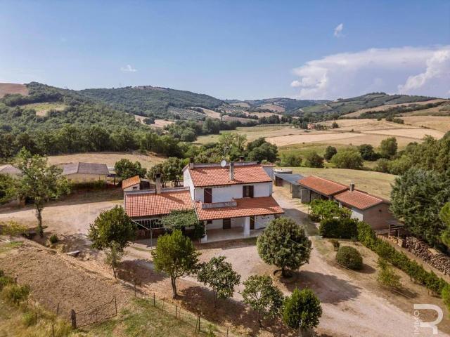 Rustico in vendita a Cinigiano, Toscana