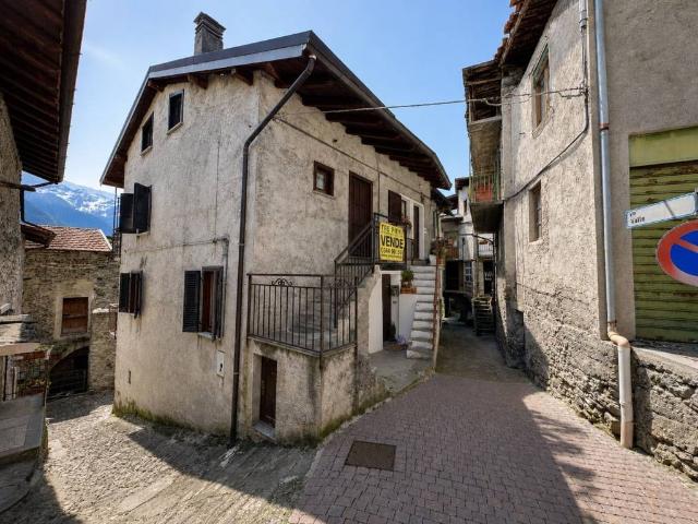 Rustico in vendita a Cino, Lombardia
