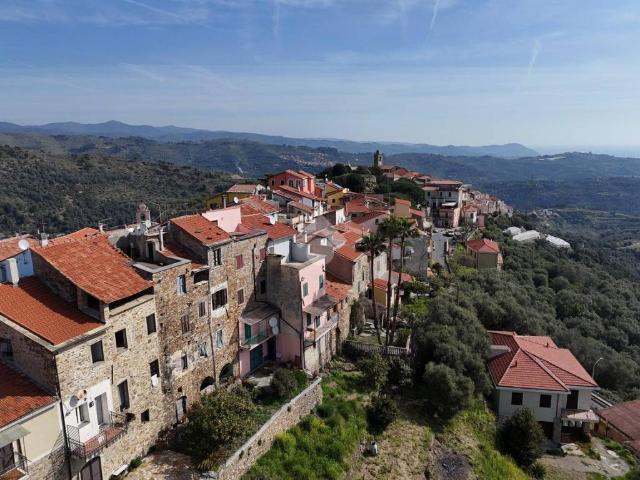 Rustico in vendita a Cipressa, Liguria