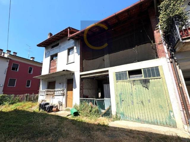Rustico in vendita a Cirimido, Lombardia