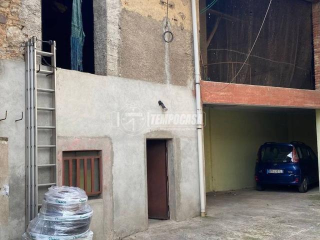 Rustico in vendita a Cirimido, Lombardia
