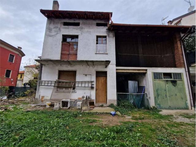 Rustico in vendita a Cirimido, Lombardia