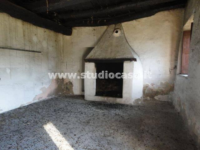 Rustico in vendita a Cisano Bergamasco, Lombardia