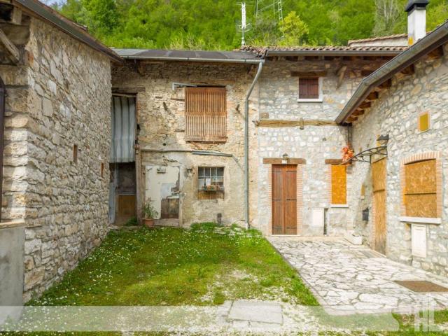 Rustico in vendita a Cison Di Valmarino, Veneto