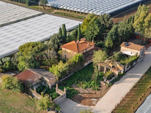 Rustico in vendita a Cisterna Di Latina, Lazio