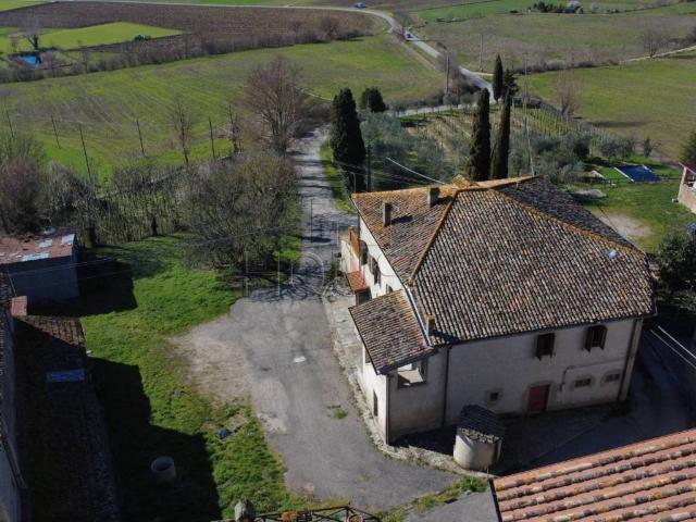 Rustico in vendita a San Leo Bastia, Umbria